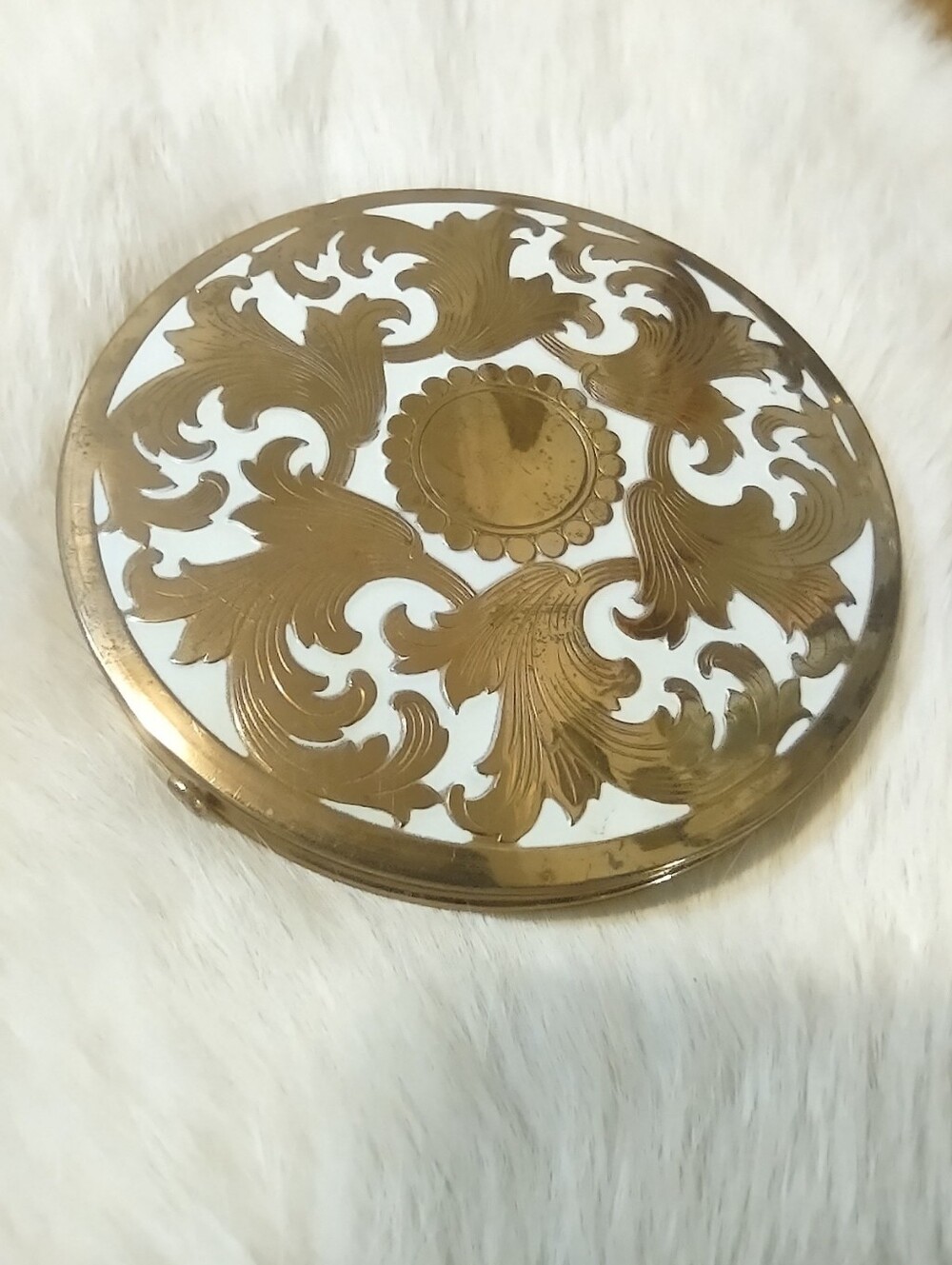 Vintage Rex Fifth Ave Gold and White Decorative Face Powder Compact